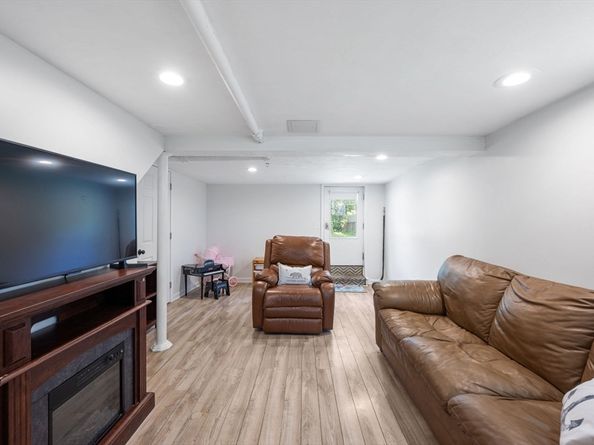 40 Lyman Rd, Milton MA 02186