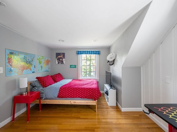 40 Lyman Rd, Milton MA 02186