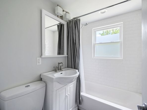 40 Lyman Rd, Milton MA 02186