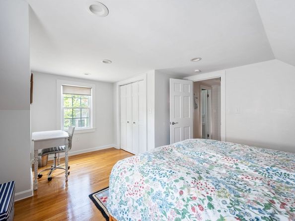 40 Lyman Rd, Milton MA 02186