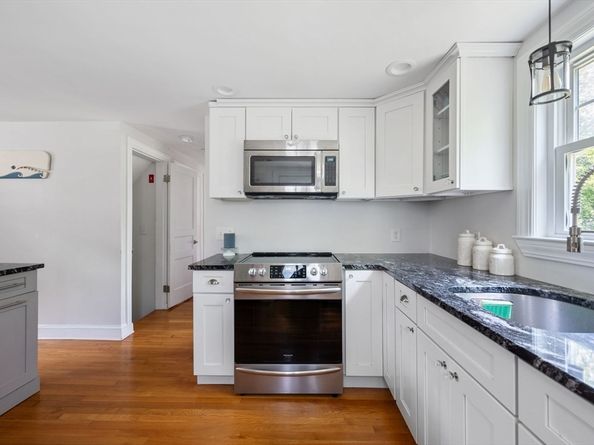 40 Lyman Rd, Milton MA 02186