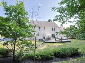 11 Heron Ln, Hopedale MA 01747