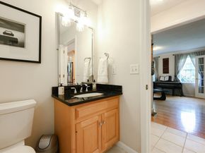 11 Heron Ln, Hopedale MA 01747