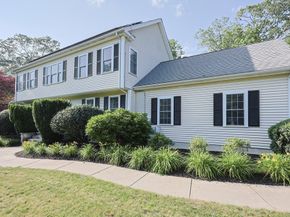11 Heron Ln, Hopedale MA 01747