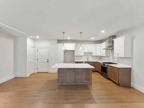 134 Court St 6, Plymouth MA 02360