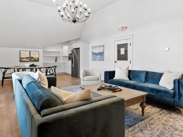 134 Court St 6, Plymouth MA 02360