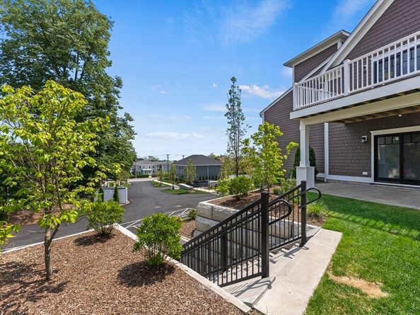 134 Court St 6, Plymouth MA 02360
