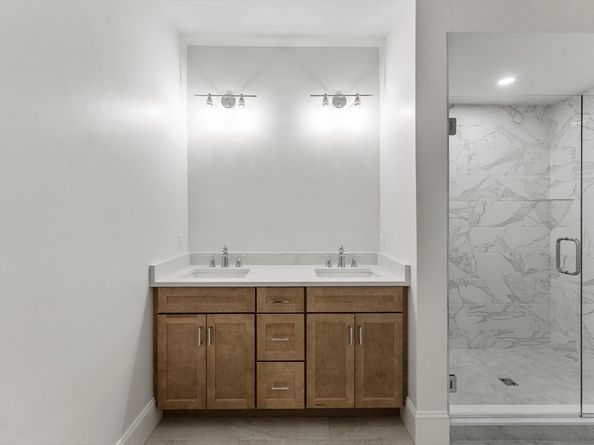 134 Court St 6, Plymouth MA 02360