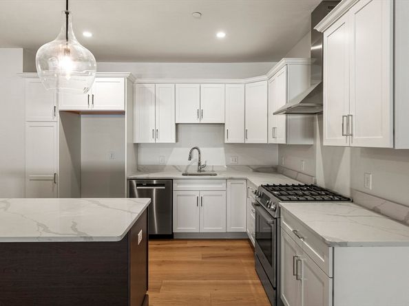 134 Court St 6, Plymouth MA 02360