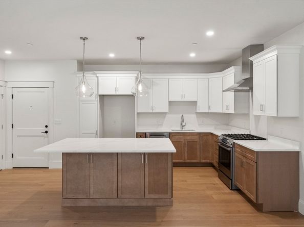 134 Court St 6, Plymouth MA 02360