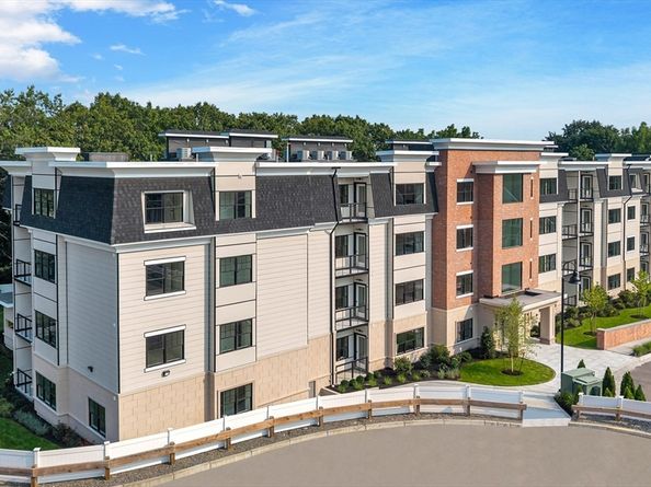 20 Audubon Way 201, Canton MA 02021