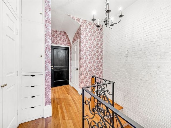 35 Mt Vernon Street 1, Boston MA 02108
