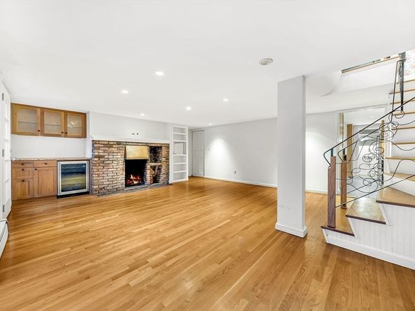 35 Mt Vernon Street 1, Boston MA 02108