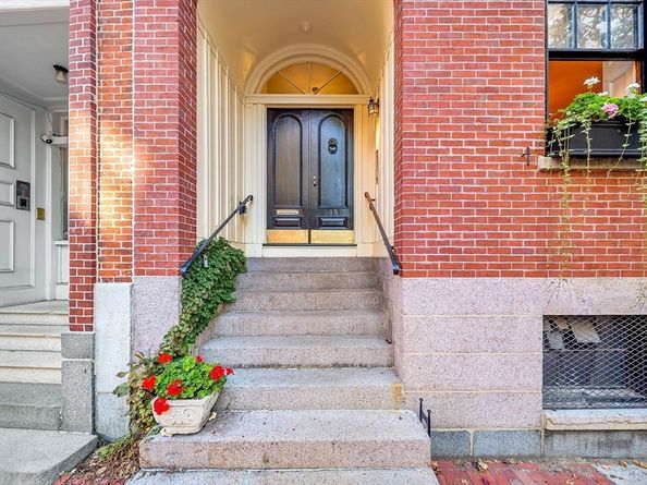 35 Mt Vernon Street 1, Boston MA 02108