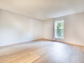 9 Shadowbrook Ln 27, Milford MA 01757