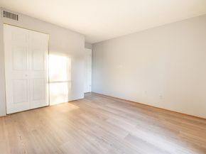 9 Shadowbrook Ln 27, Milford MA 01757
