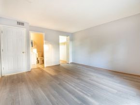 9 Shadowbrook Ln 27, Milford MA 01757