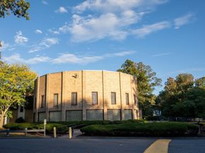 9 Shadowbrook Ln 27, Milford MA 01757