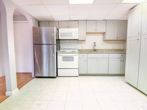 9 Shadowbrook Ln 27, Milford MA 01757