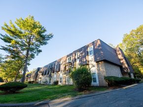 9 Shadowbrook Ln 27, Milford MA 01757