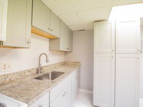 9 Shadowbrook Ln 27, Milford MA 01757