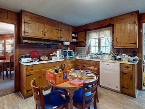 42 Ellis Dr, Worcester MA 01609
