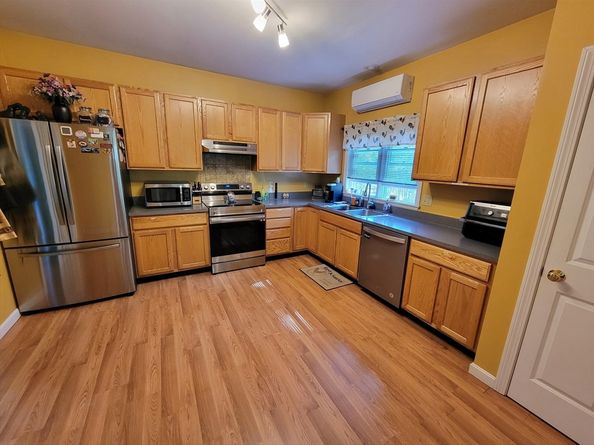 297 Sheldon Rd, Barre MA 01005