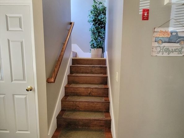 297 Sheldon Rd, Barre MA 01005
