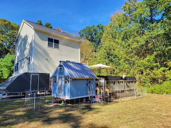 297 Sheldon Rd, Barre MA 01005