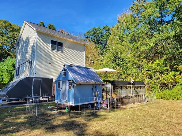 297 Sheldon Rd, Barre MA 01005
