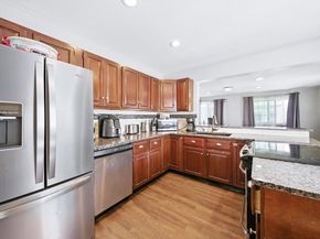 27 Clifton St, Fitchburg MA 01420