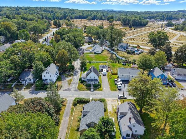 27 Clifton St, Fitchburg MA 01420