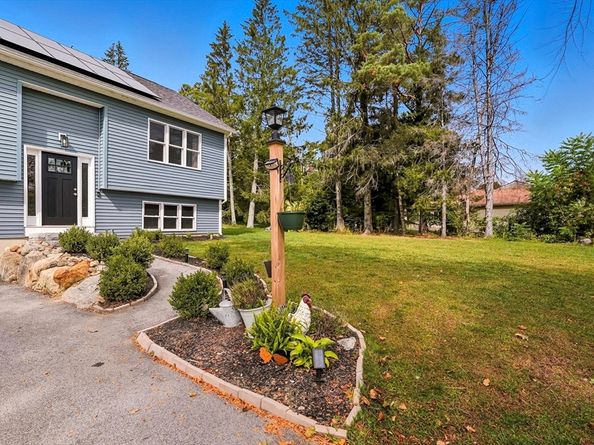 8 Hillside Dr, Sturbridge MA 01566