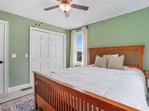 8 Hillside Dr, Sturbridge MA 01566