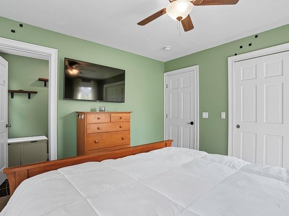 8 Hillside Dr, Sturbridge MA 01566