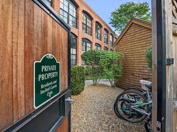 1 Aberdeen Way 113, Cambridge MA 02138