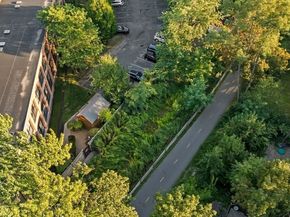 1 Aberdeen Way 113, Cambridge MA 02138