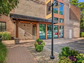 1 Aberdeen Way 113, Cambridge MA 02138