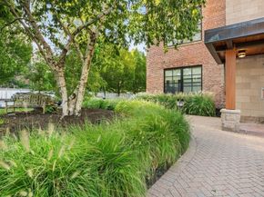 1 Aberdeen Way 113, Cambridge MA 02138