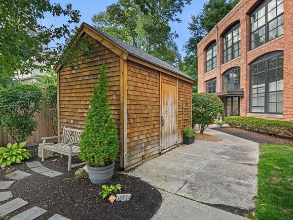 1 Aberdeen Way 113, Cambridge MA 02138