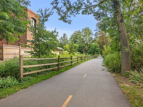 1 Aberdeen Way 113, Cambridge MA 02138