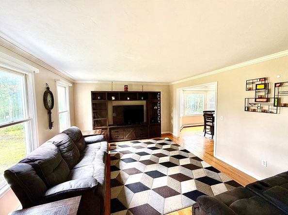 7 Tower Hill Rd, Oxford MA 01540