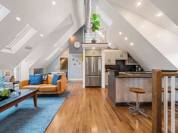 72 Tuttle St 3, Boston MA 02125