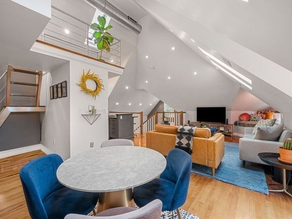 72 Tuttle St 3, Boston MA 02125