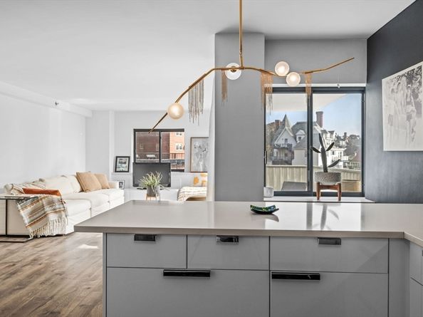 300 Lynn Shore Dr 408, Lynn MA 01902