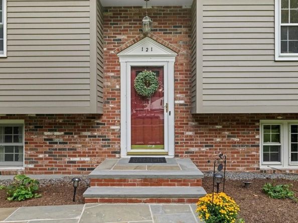 121 Bullard St, Holliston MA 01746