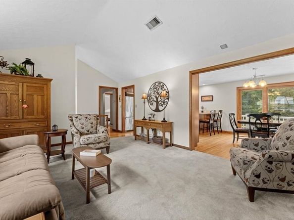 121 Bullard St, Holliston MA 01746