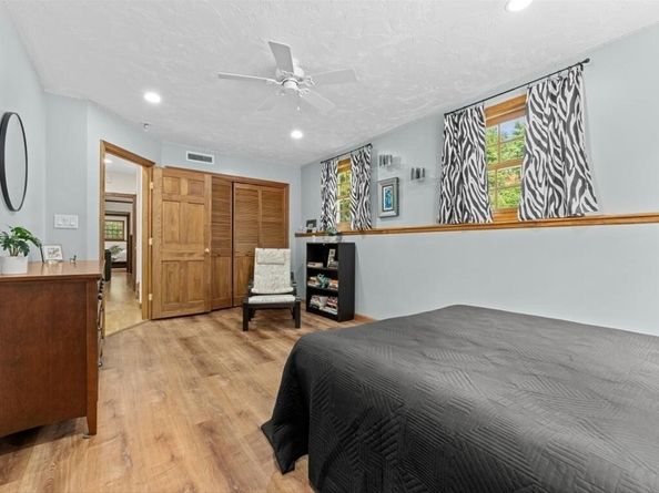 121 Bullard St, Holliston MA 01746