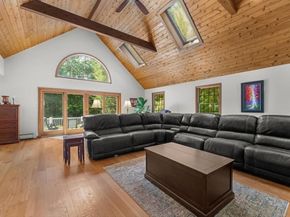 121 Bullard St, Holliston MA 01746