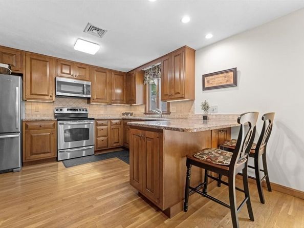 121 Bullard St, Holliston MA 01746